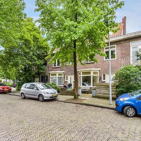 Dom wakacyjny Family House Atjehstraat *
